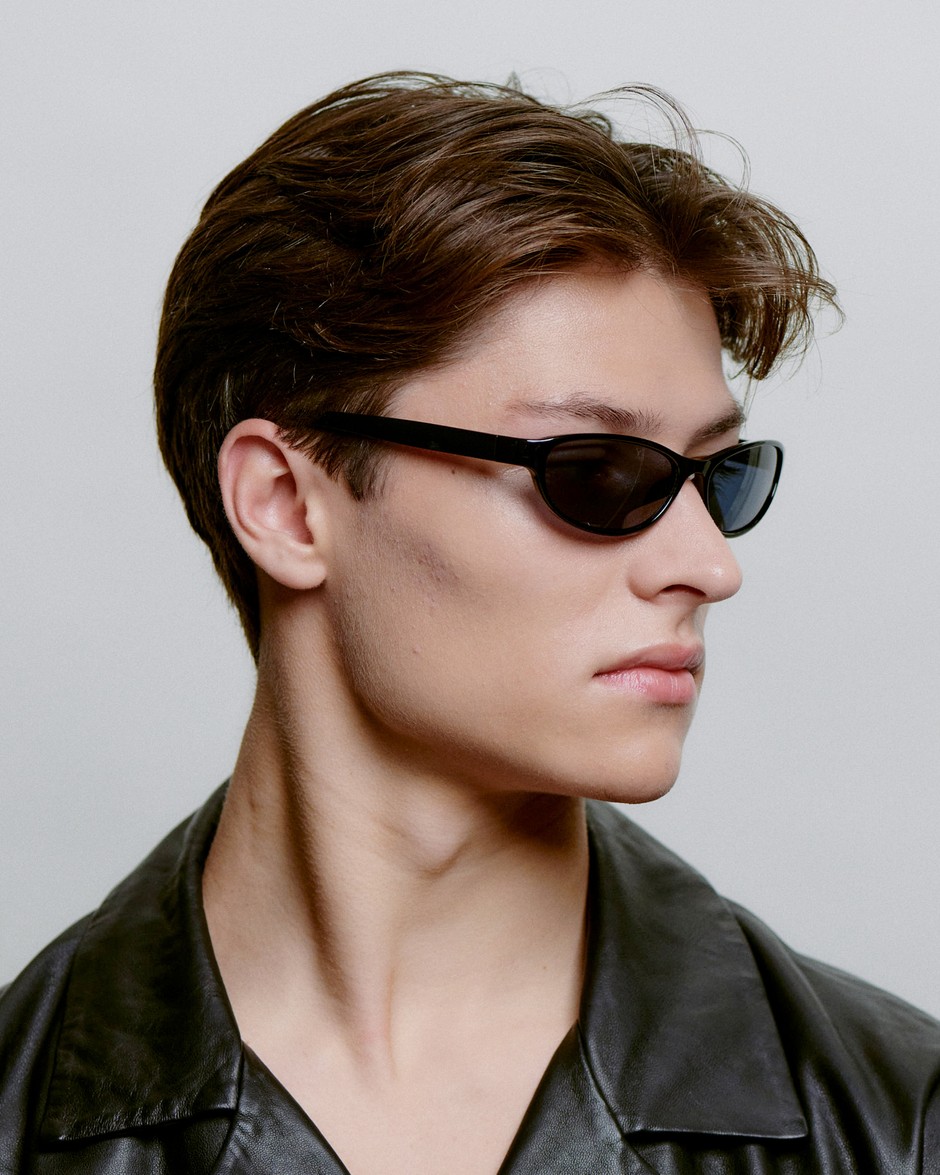 A.KJÆRBEDE_ALEXA_KL2603_BLACK_SIDE_MAN (1)