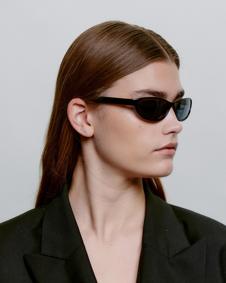 A.KJÆRBEDE_ALEXA_KL2603_BLACK_SIDE_WOMAN (1)