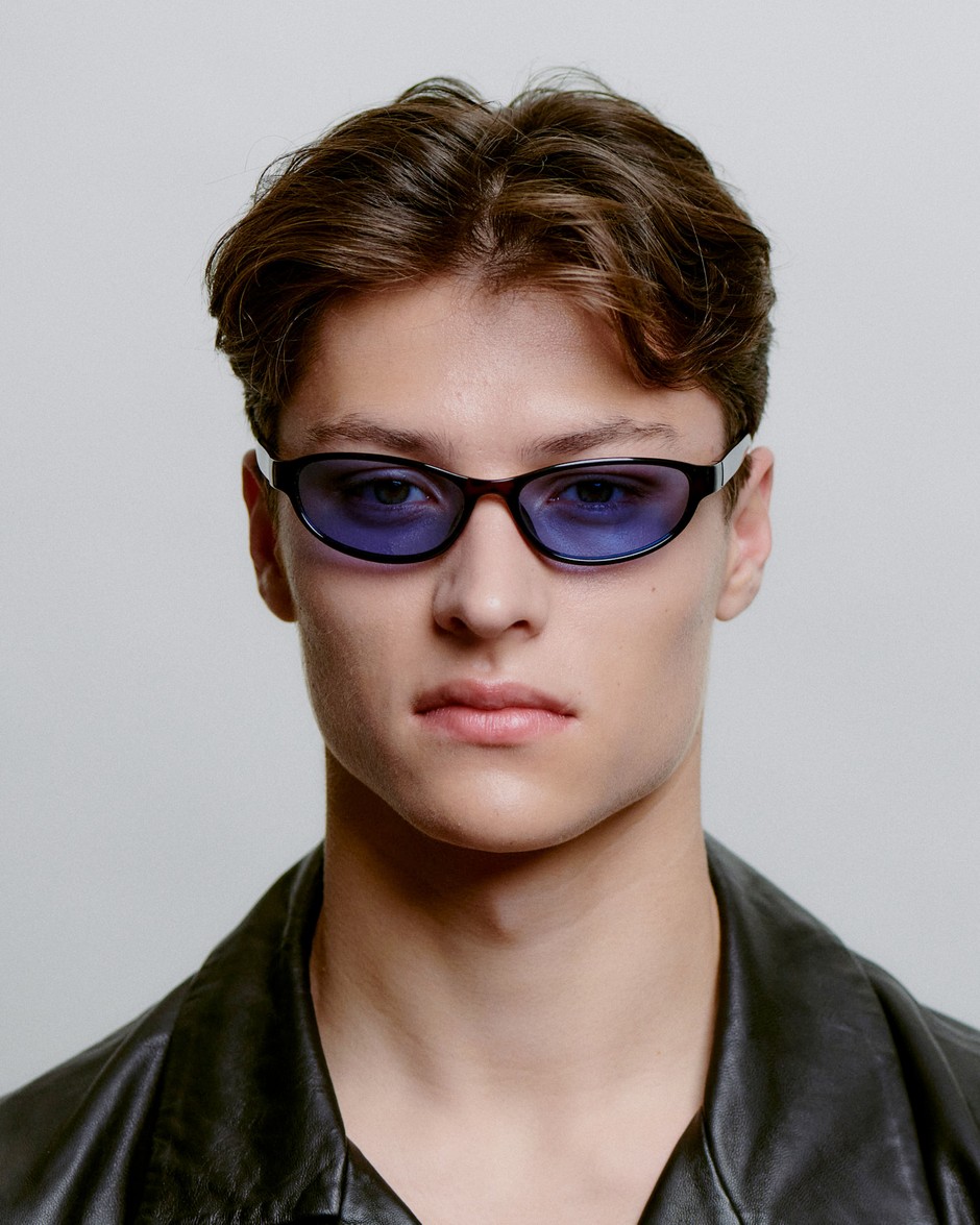 A.KJÆRBEDE_ALEXA_KL2603_DEMITORTOISE_FRONT_MAN